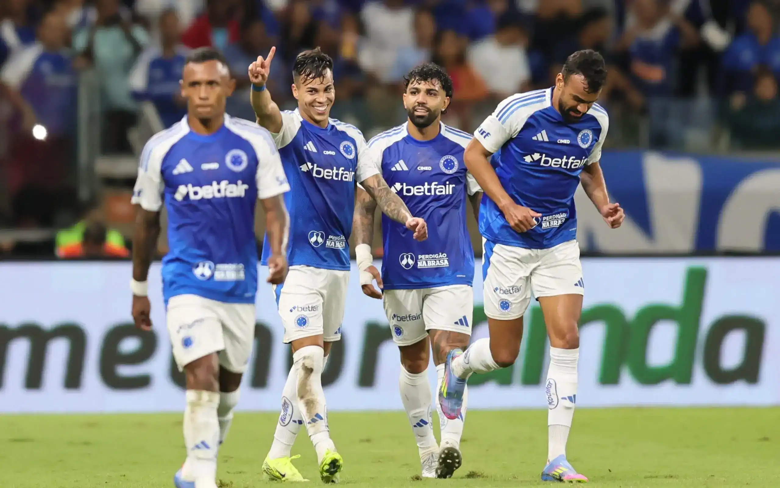 Jenis-Jenis Peraduan dan Penggunaan dalam Liga Bola Sepak